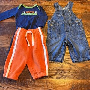 Infant 3 Piece Orange & Navy Pairing in like-new condition - 6 months